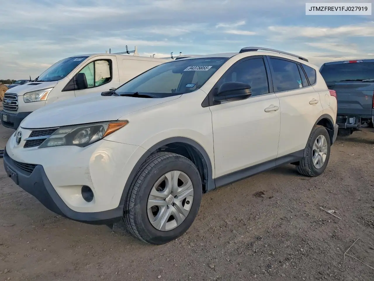 JTMZFREV1FJ027919 2015 Toyota Rav4 Le