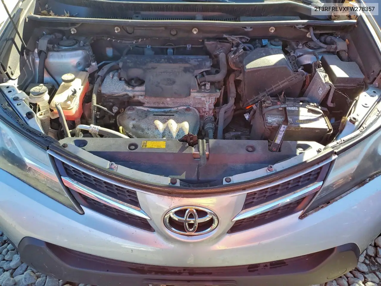 2T3RFREVXFW278357 2015 Toyota Rav4 Xle