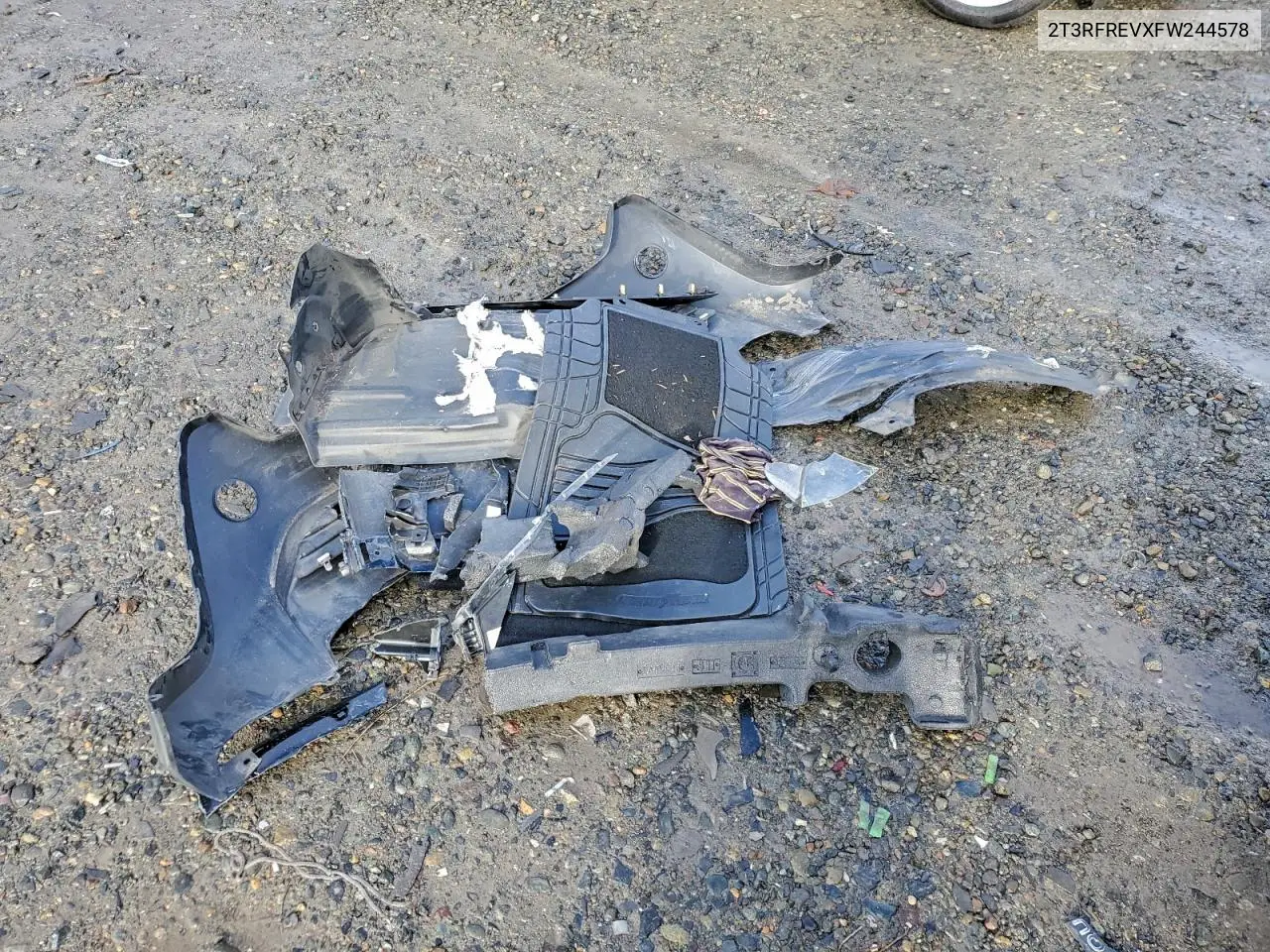 2T3RFREVXFW244578 2015 Toyota Rav4 Xle
