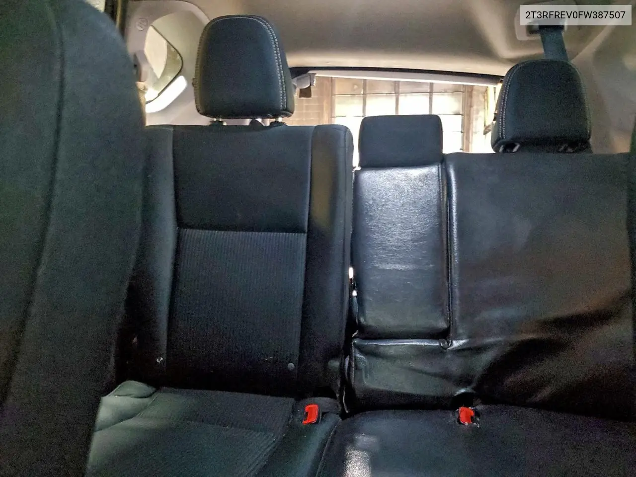 2T3RFREV0FW387507 2015 Toyota Rav4 Xle