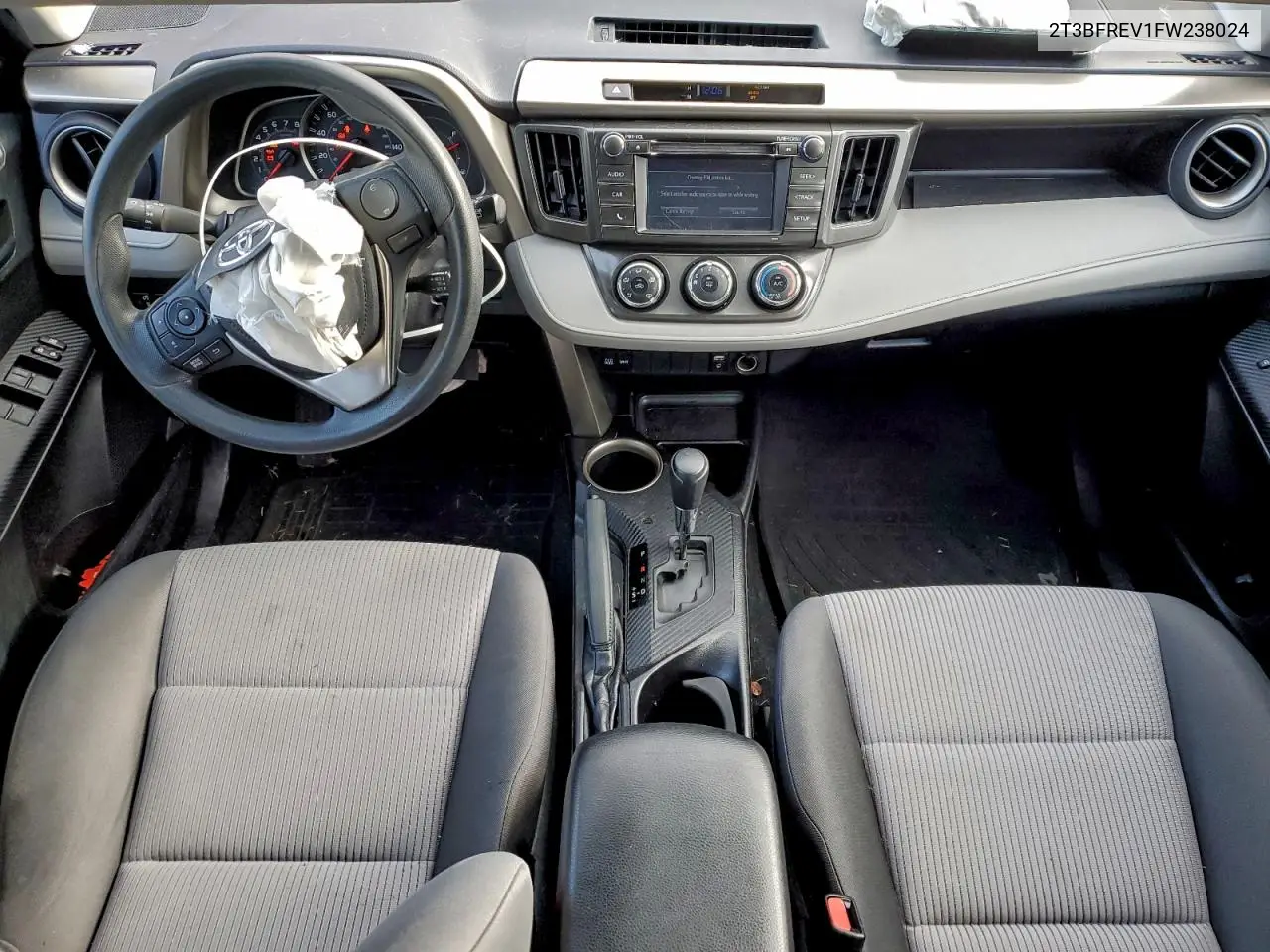 2T3BFREV1FW238024 2015 Toyota Rav4 Le