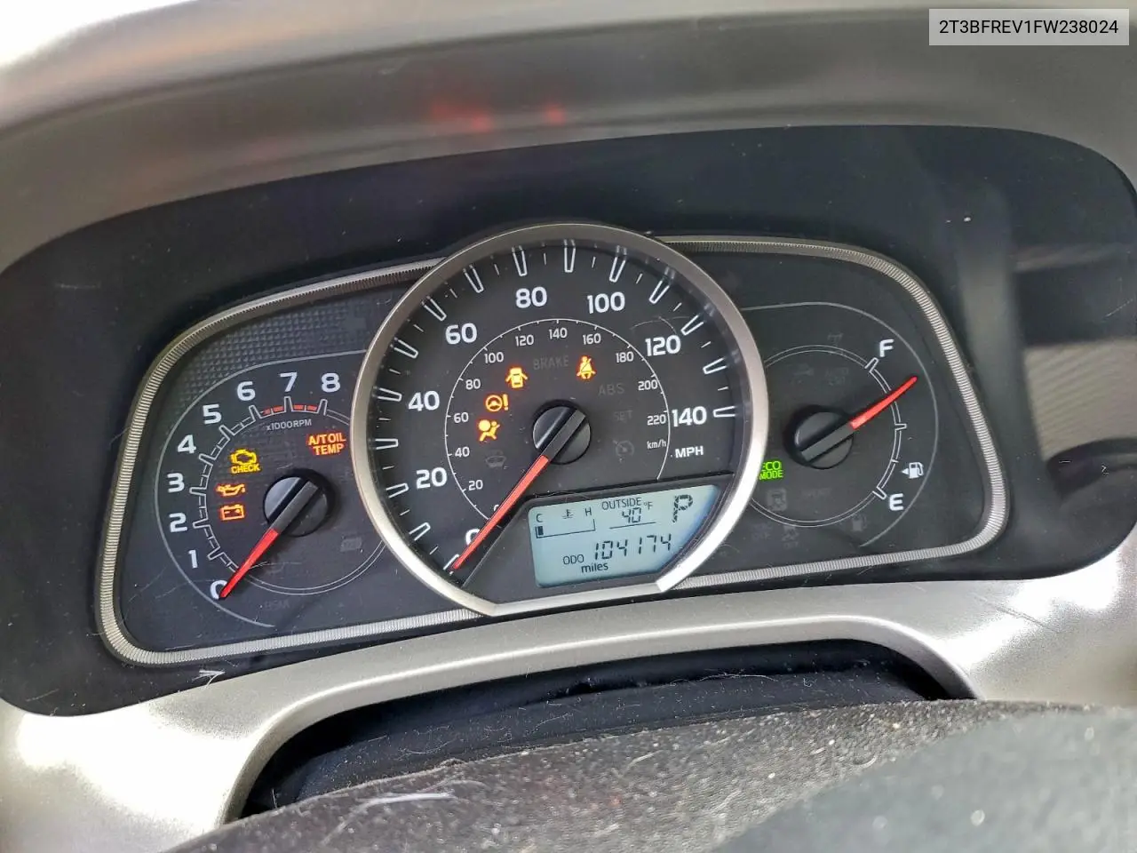 2T3BFREV1FW238024 2015 Toyota Rav4 Le