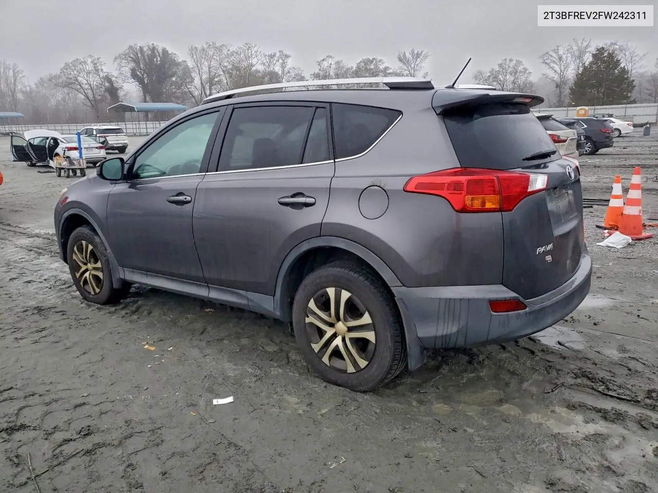 2T3BFREV2FW242311 2015 Toyota Rav4 Le