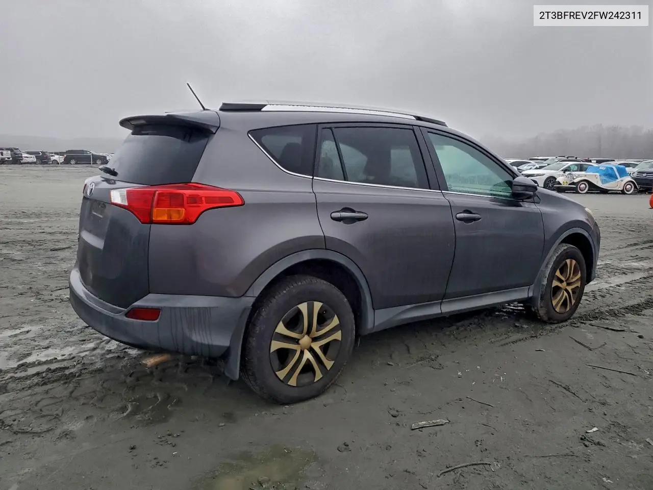2T3BFREV2FW242311 2015 Toyota Rav4 Le