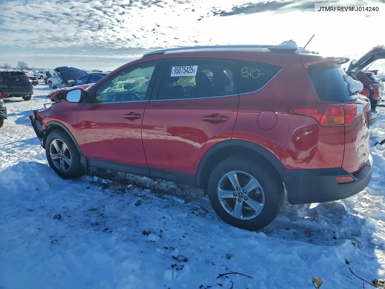 JTMRFREV9FJ014240 2015 Toyota Rav4 Xle