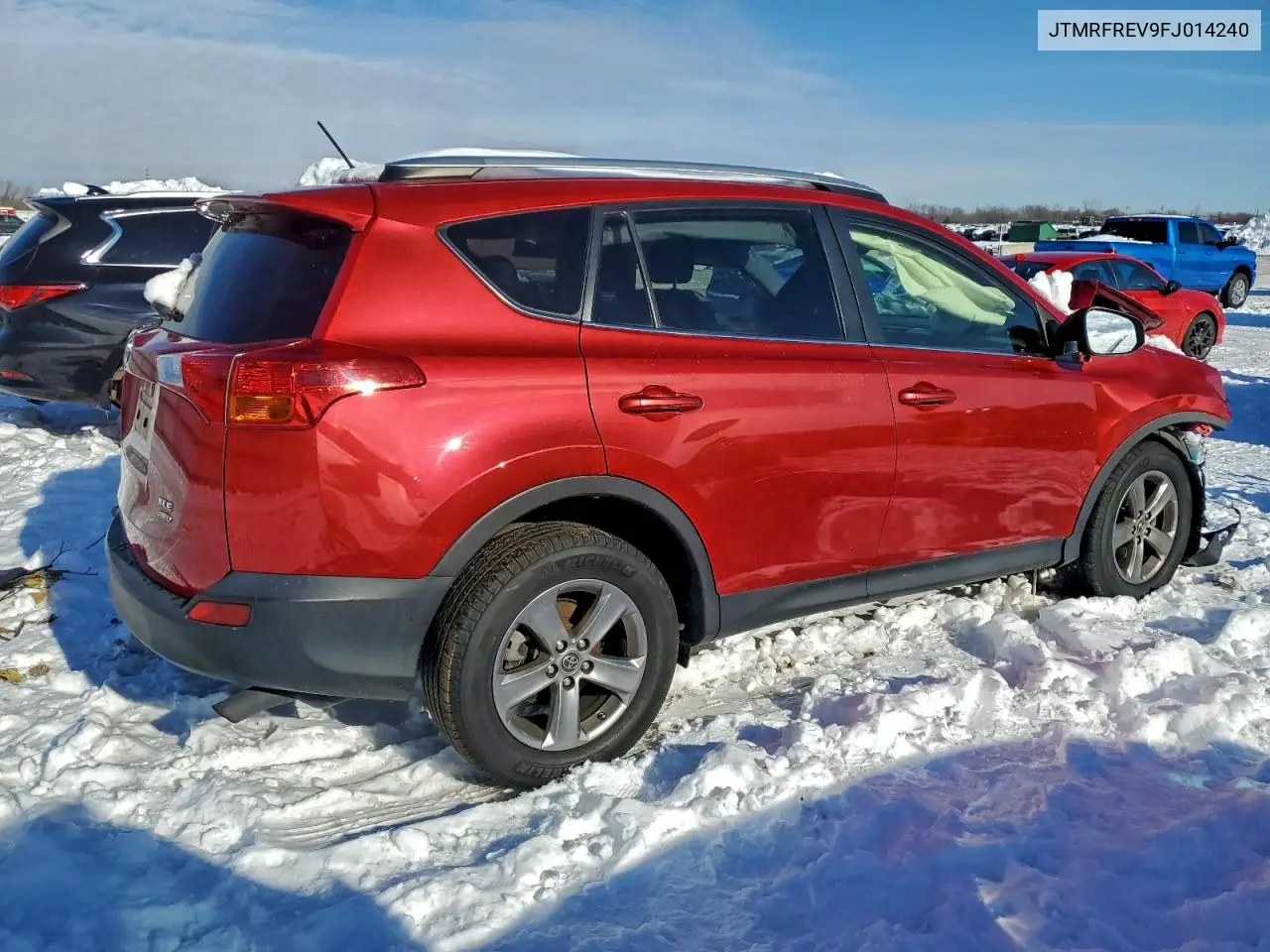 JTMRFREV9FJ014240 2015 Toyota Rav4 Xle