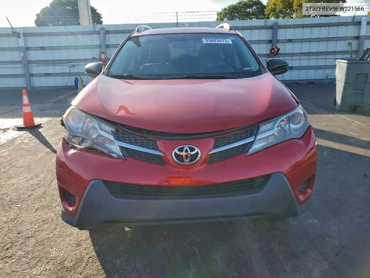 2T3ZFREV9FW221566 2015 Toyota Rav4 Le