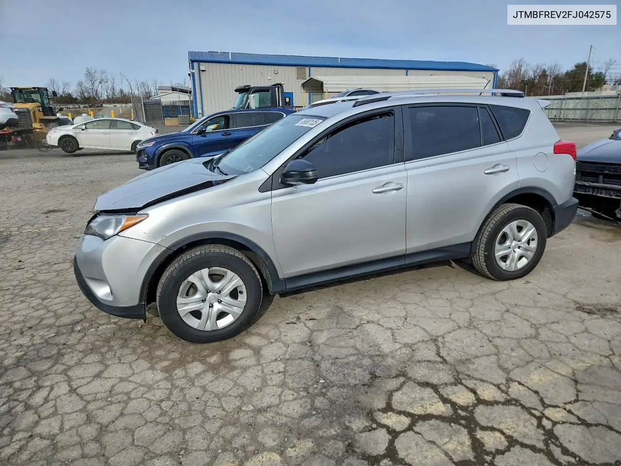 JTMBFREV2FJ042575 2015 Toyota Rav4 Le
