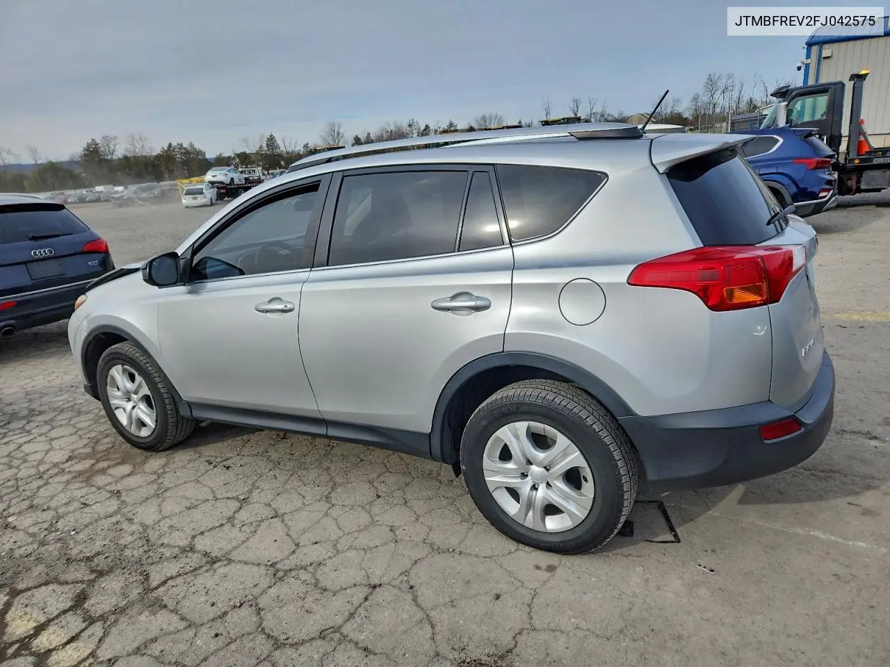 JTMBFREV2FJ042575 2015 Toyota Rav4 Le