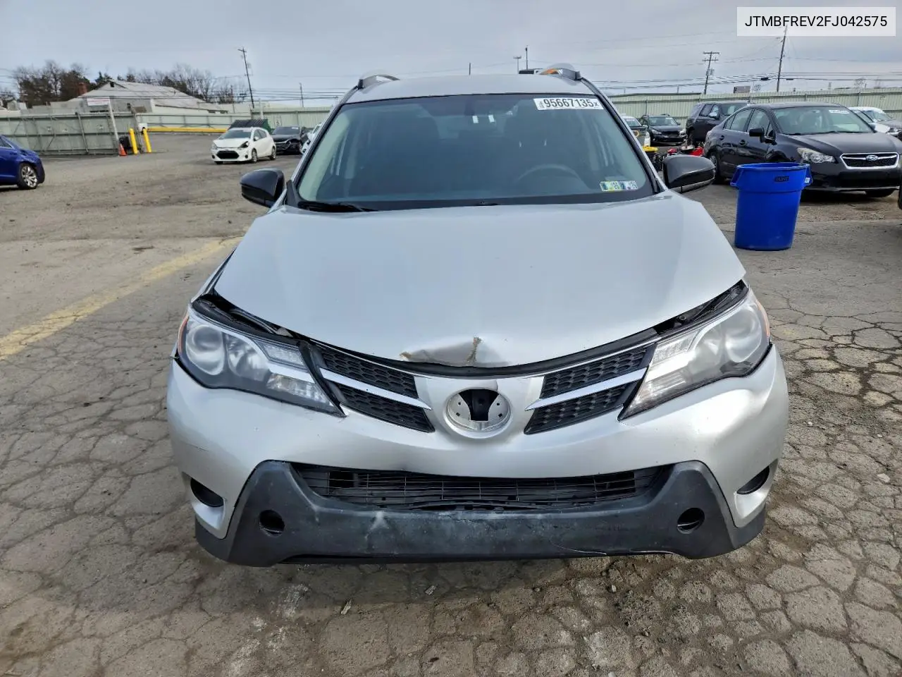 JTMBFREV2FJ042575 2015 Toyota Rav4 Le