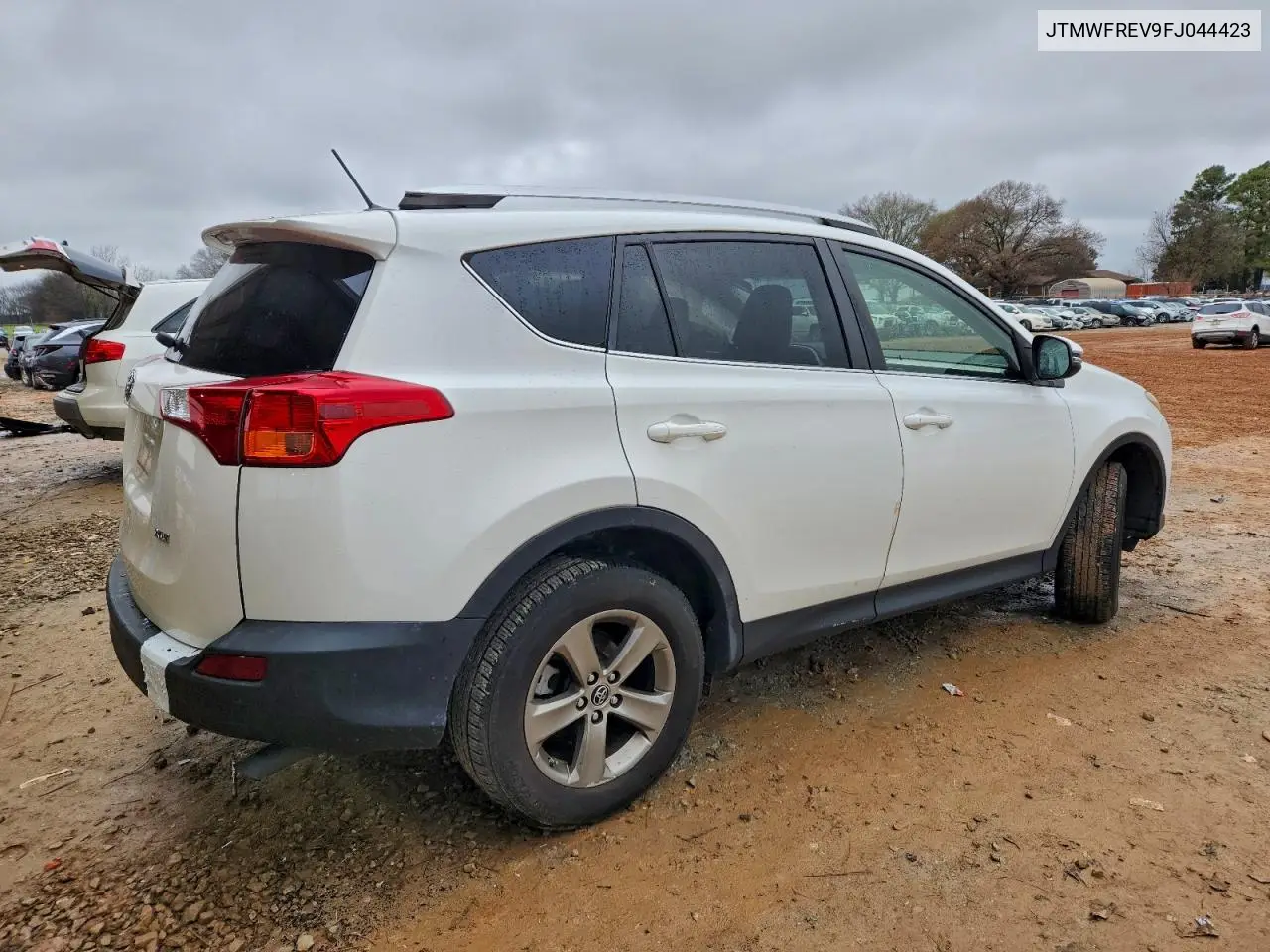 JTMWFREV9FJ044423 2015 Toyota Rav4 Xle