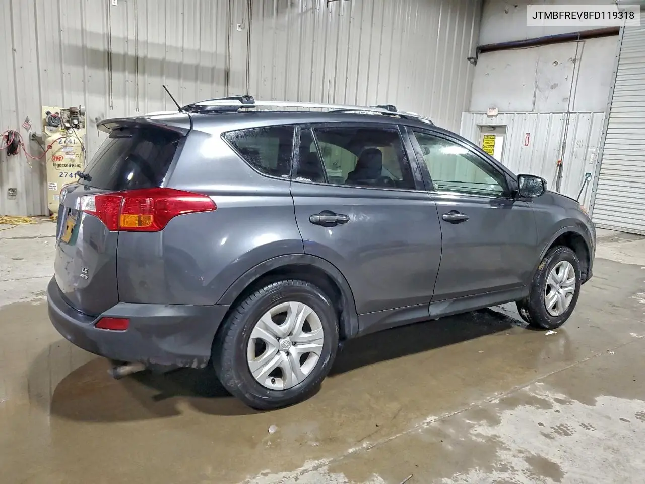 JTMBFREV8FD119318 2015 Toyota Rav4 Le