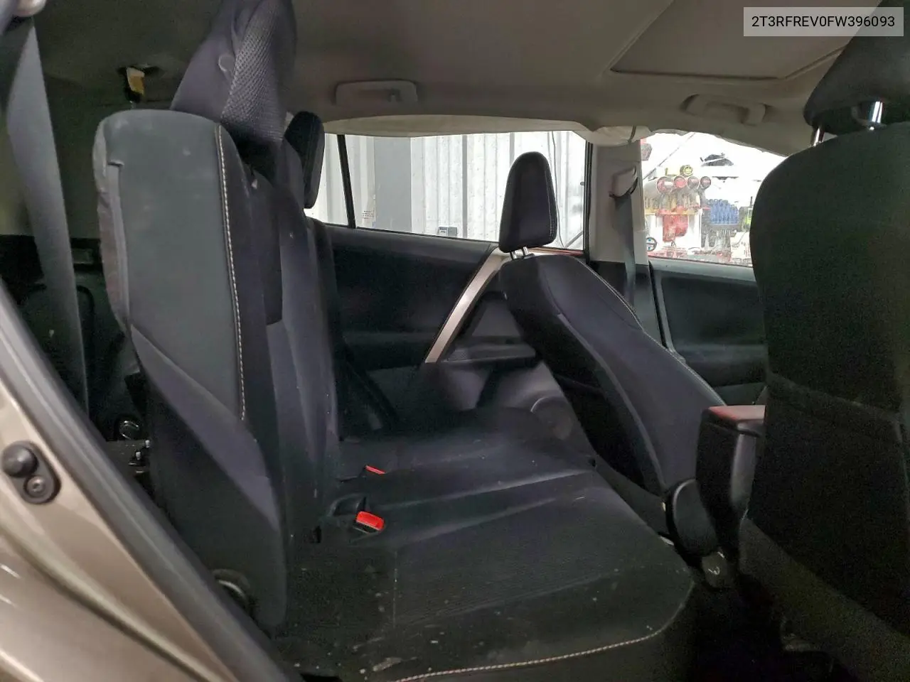2T3RFREV0FW396093 2015 Toyota Rav4 Xle