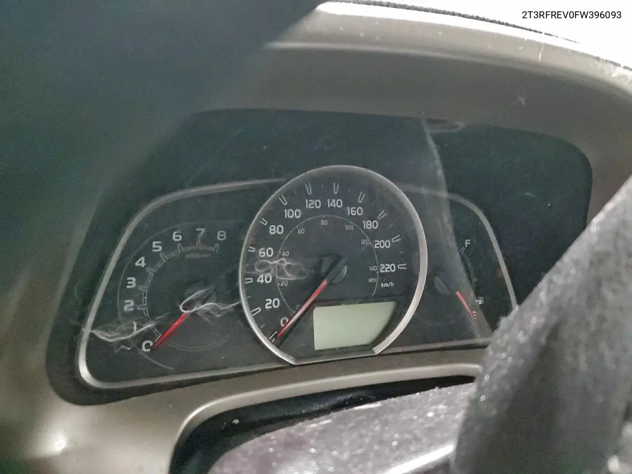 2T3RFREV0FW396093 2015 Toyota Rav4 Xle