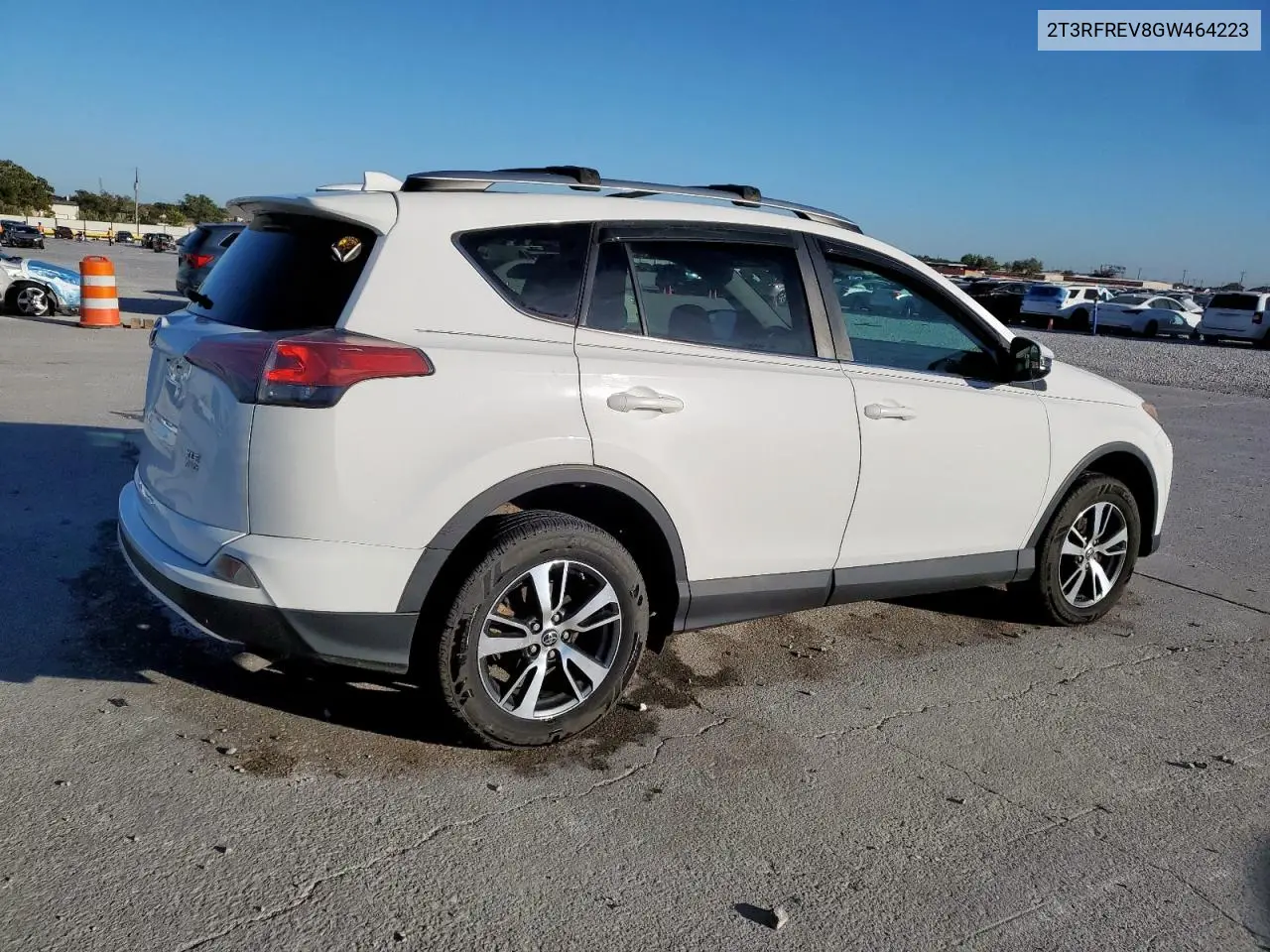 2T3RFREV8GW464223 2016 Toyota Rav4 Xle