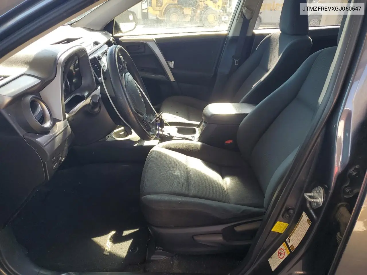 JTMZFREVXGJ060547 2016 Toyota Rav4 Le