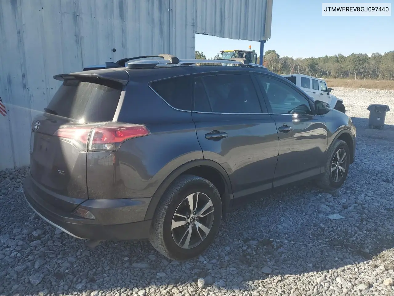 JTMWFREV8GJ097440 2016 Toyota Rav4 Xle