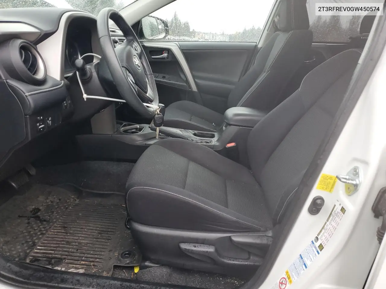 2T3RFREV0GW450574 2016 Toyota Rav4 Xle