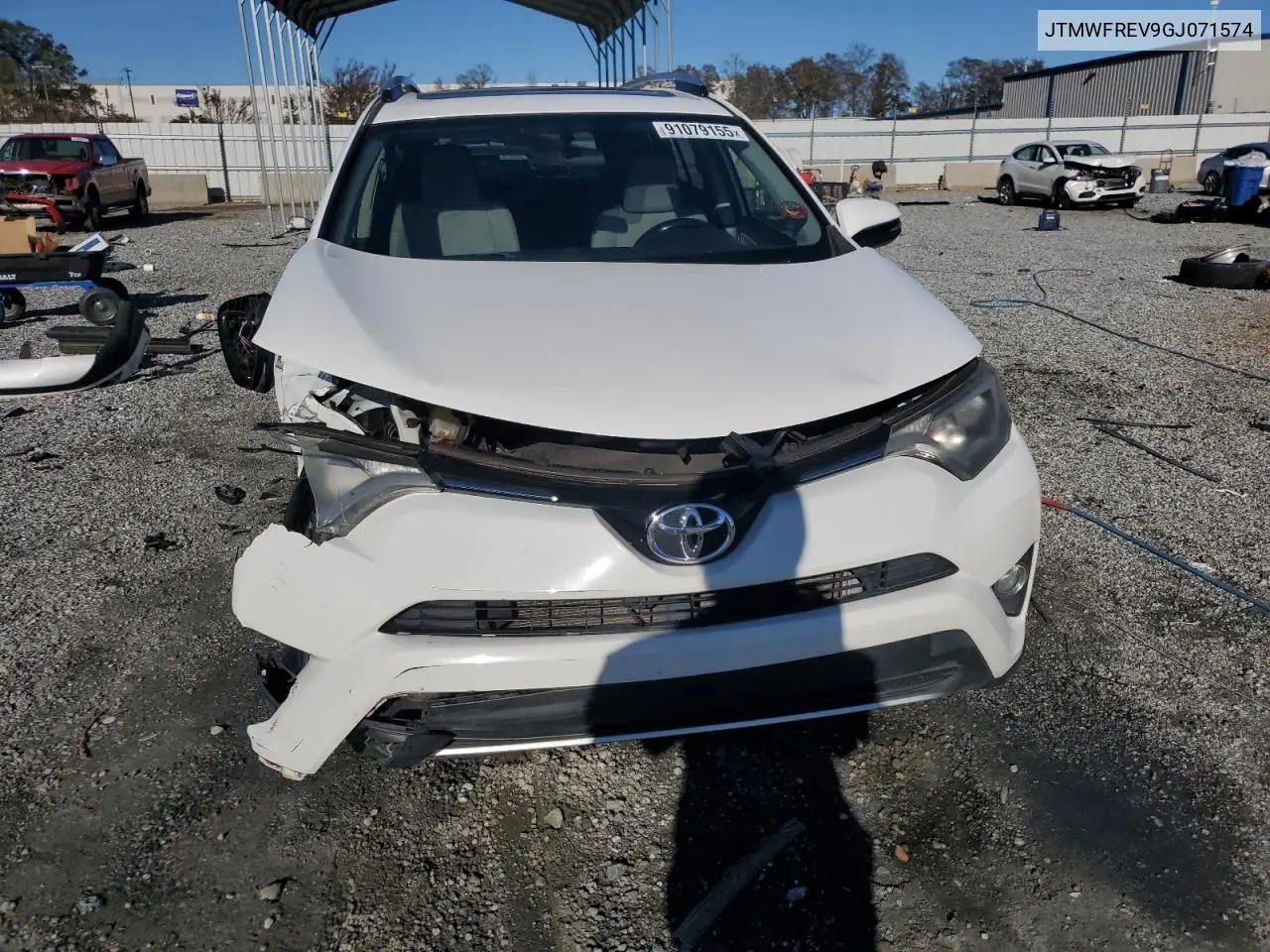 JTMWFREV9GJ071574 2016 Toyota Rav4 Xle