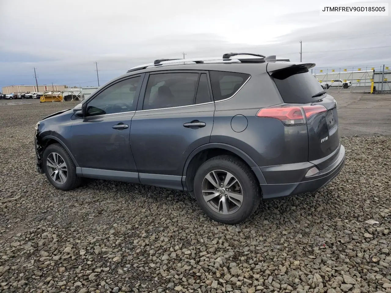 JTMRFREV9GD185005 2016 Toyota Rav4 Xle
