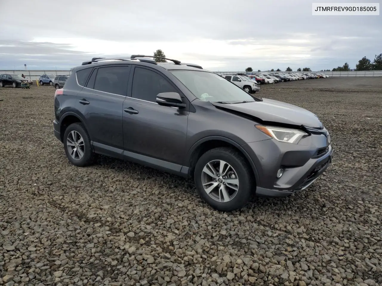 JTMRFREV9GD185005 2016 Toyota Rav4 Xle