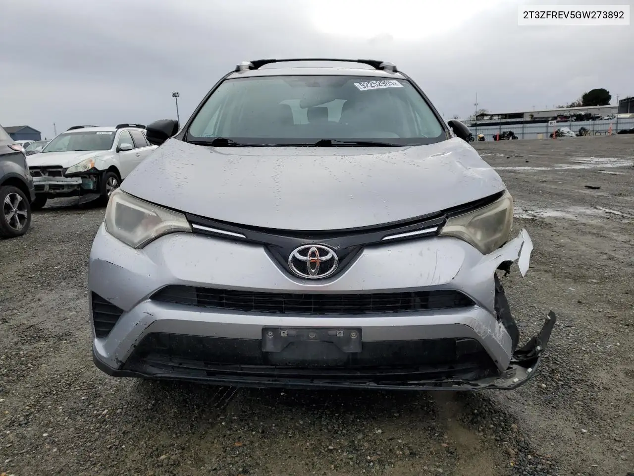 2T3ZFREV5GW273892 2016 Toyota Rav4 Le