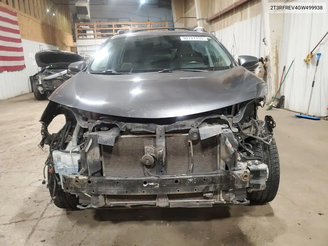 2T3RFREV4GW499938 2016 Toyota Rav4 Xle