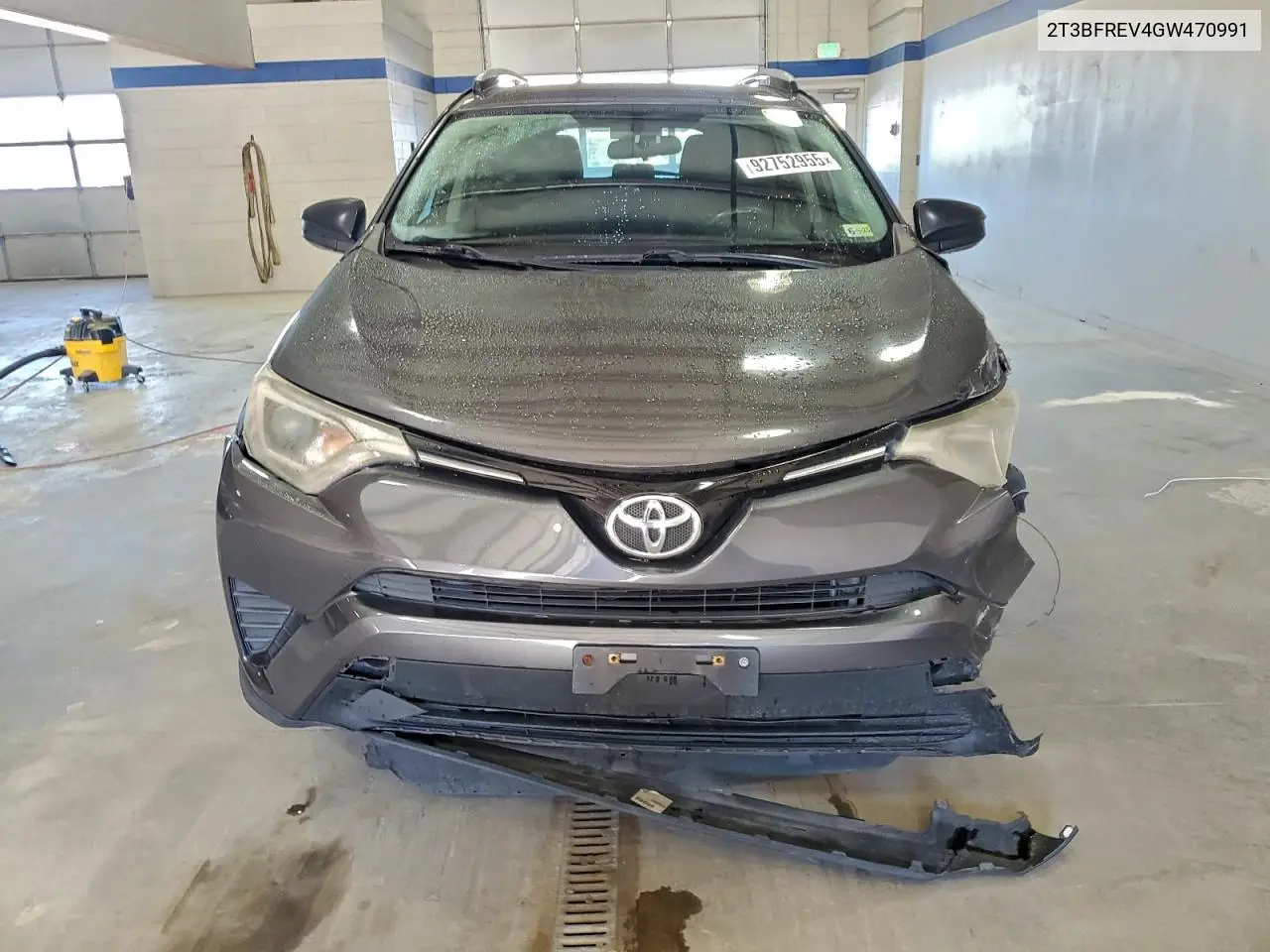 2T3BFREV4GW470991 2016 Toyota Rav4 Le