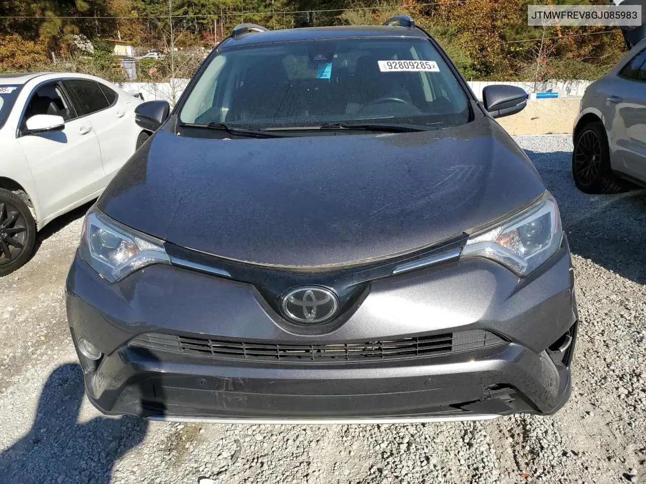 JTMWFREV8GJ085983 2016 Toyota Rav4 Xle