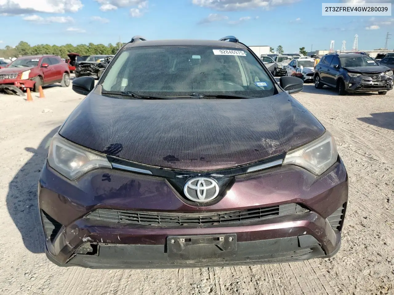 2T3ZFREV4GW280039 2016 Toyota Rav4 Le