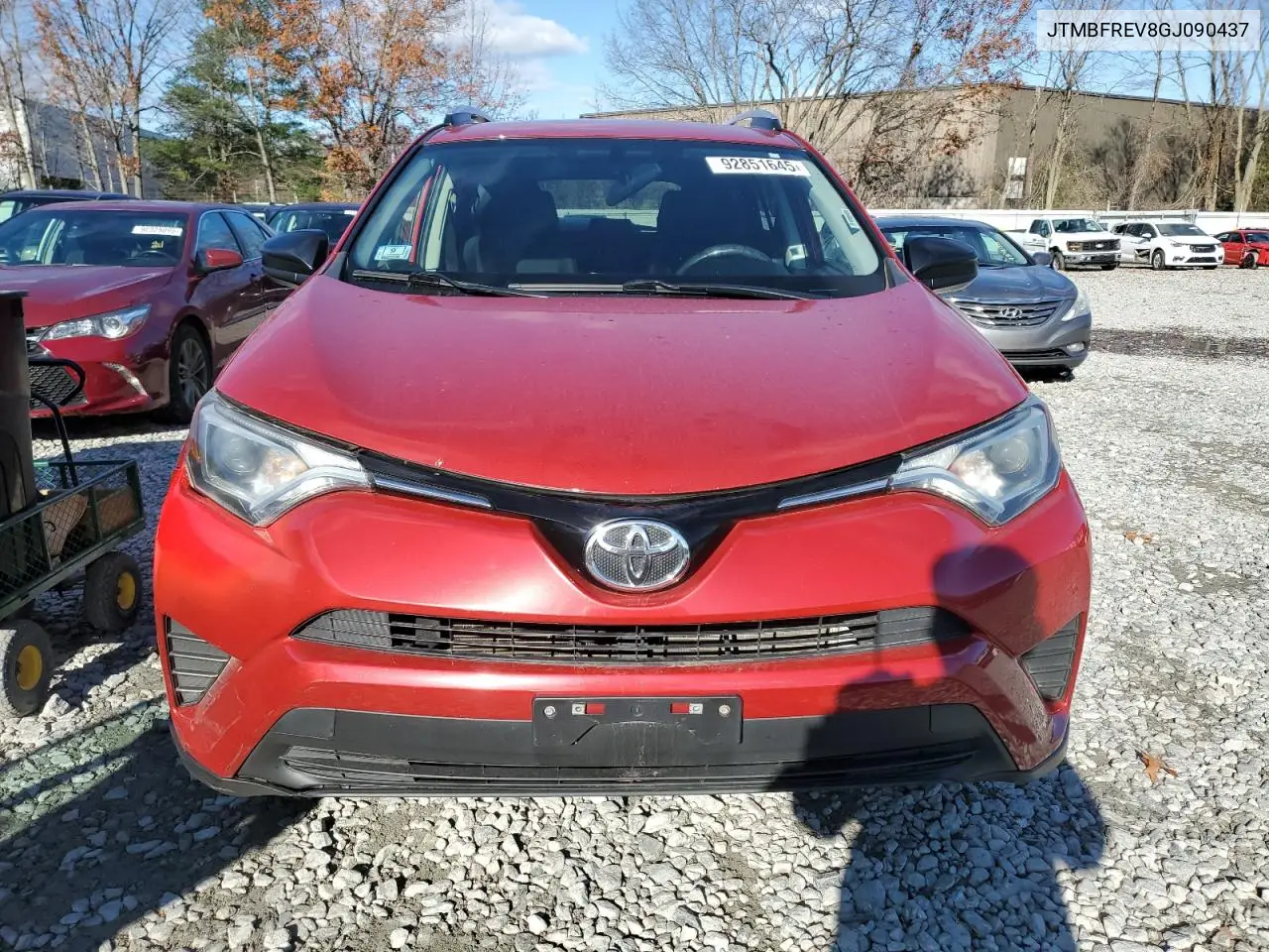 JTMBFREV8GJ090437 2016 Toyota Rav4 Le