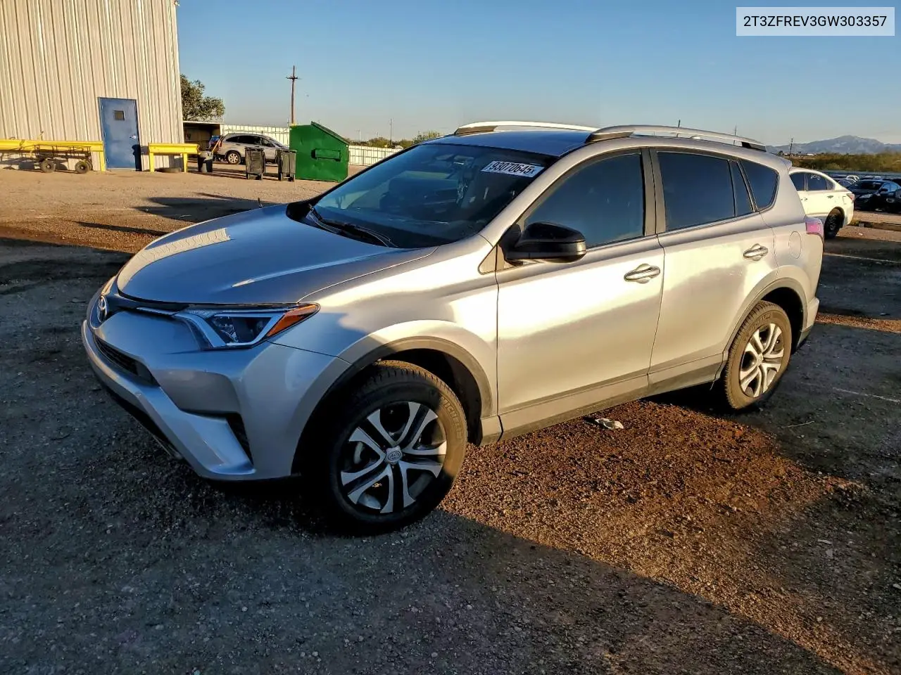 2T3ZFREV3GW303357 2016 Toyota Rav4 Le