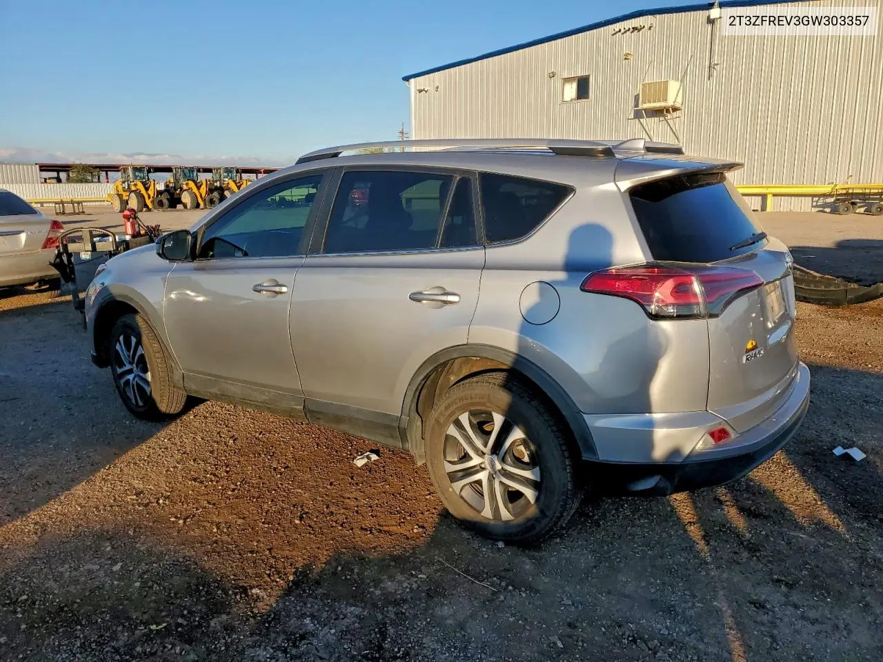 2T3ZFREV3GW303357 2016 Toyota Rav4 Le