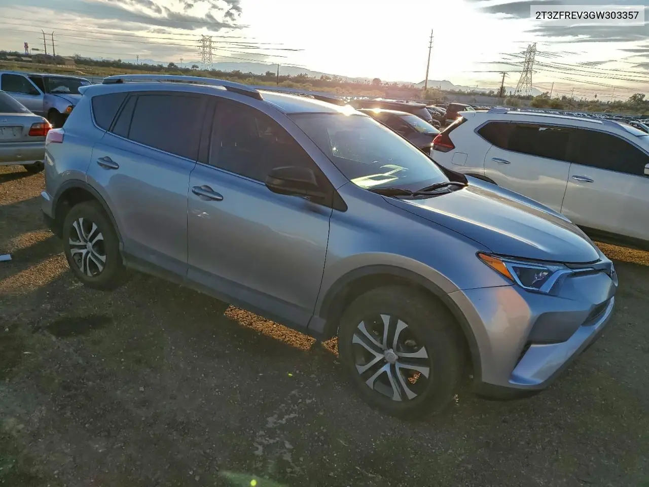 2T3ZFREV3GW303357 2016 Toyota Rav4 Le