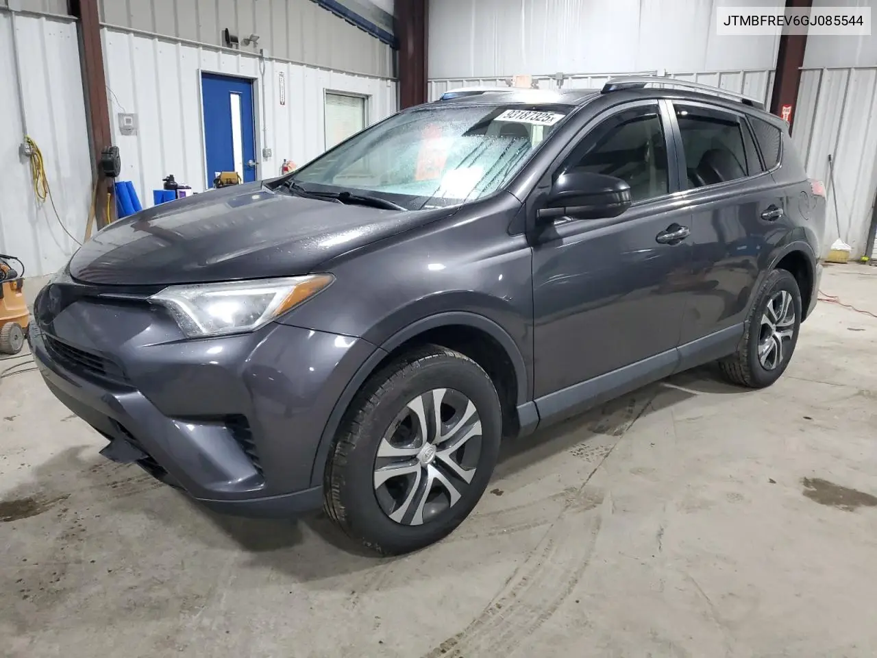 JTMBFREV6GJ085544 2016 Toyota Rav4 Le