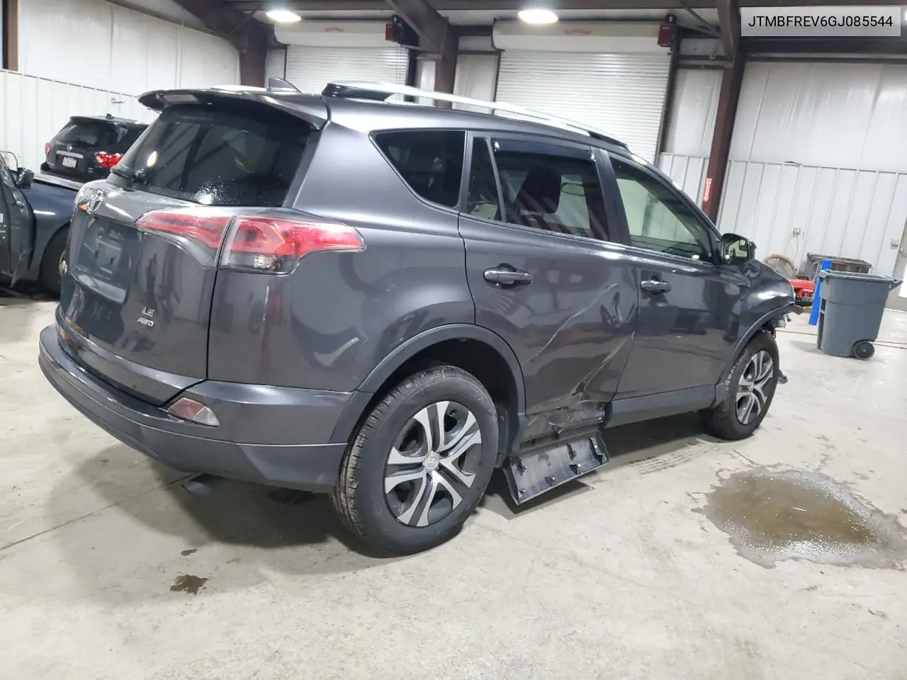 JTMBFREV6GJ085544 2016 Toyota Rav4 Le