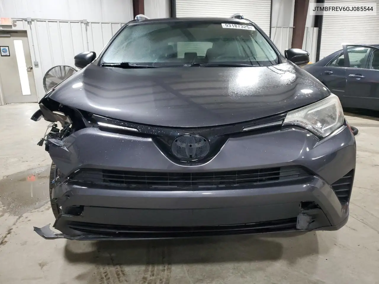JTMBFREV6GJ085544 2016 Toyota Rav4 Le