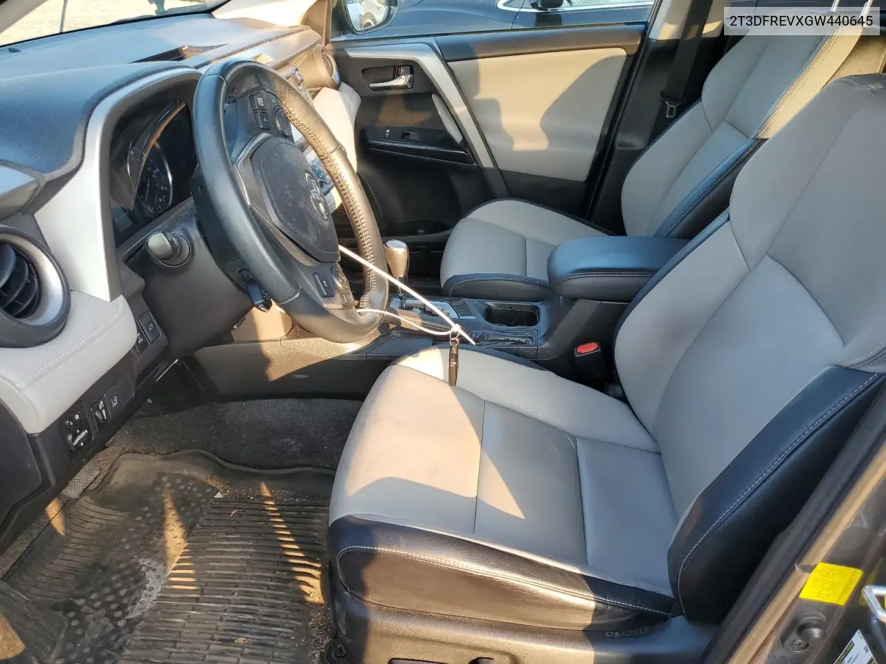 2T3DFREVXGW440645 2016 Toyota Rav4 Limited