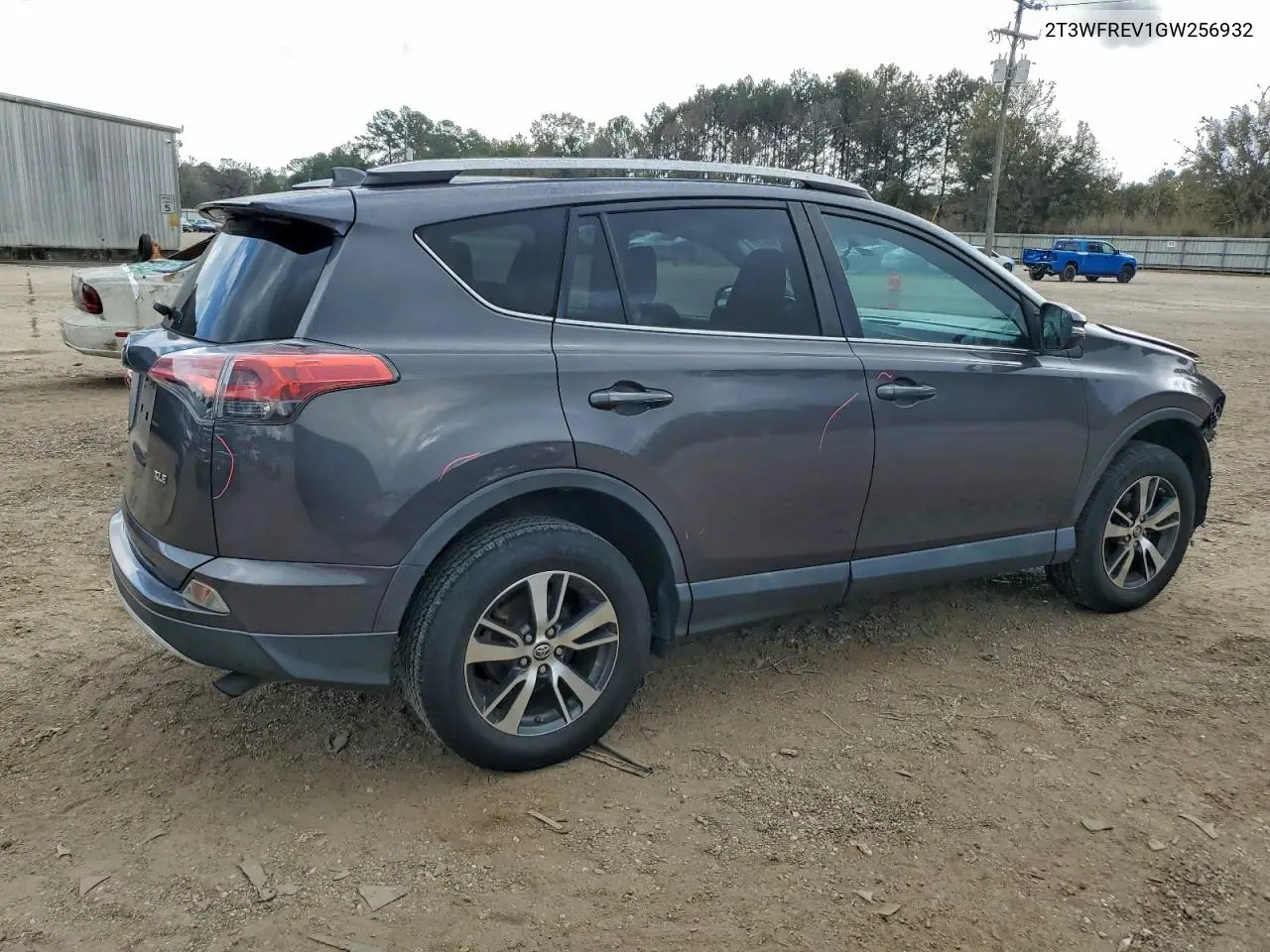 2T3WFREV1GW256932 2016 Toyota Rav4 Xle