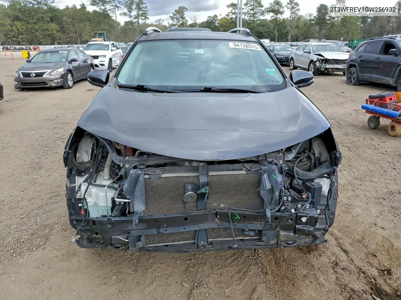 2T3WFREV1GW256932 2016 Toyota Rav4 Xle