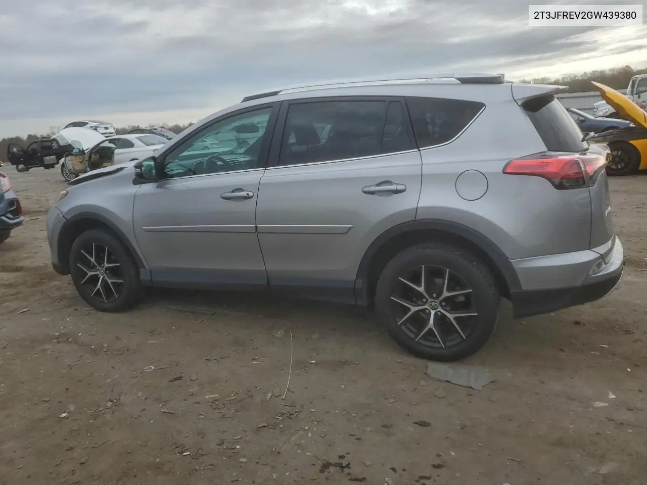 2T3JFREV2GW439380 2016 Toyota Rav4 Se