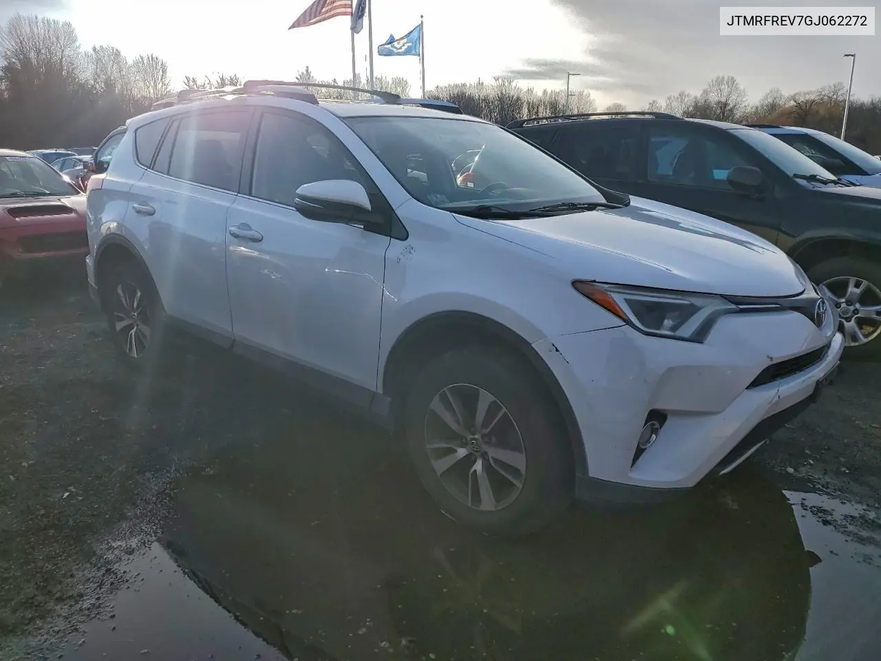 JTMRFREV7GJ062272 2016 Toyota Rav4 Xle