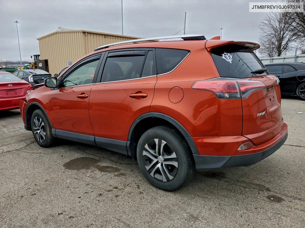JTMBFREV1GJ097374 2016 Toyota Rav4 Le