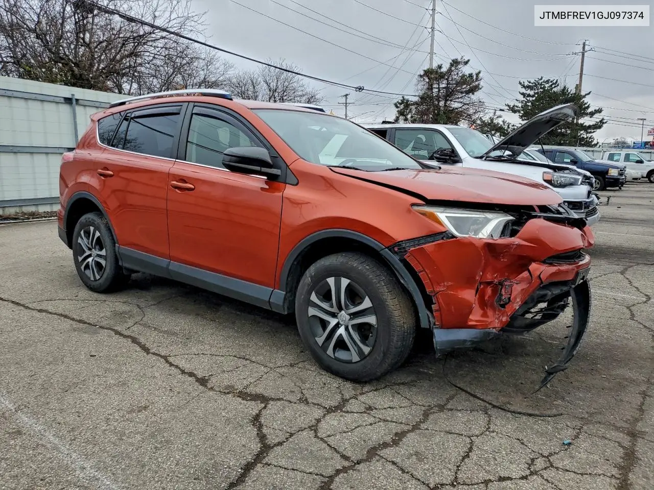 JTMBFREV1GJ097374 2016 Toyota Rav4 Le