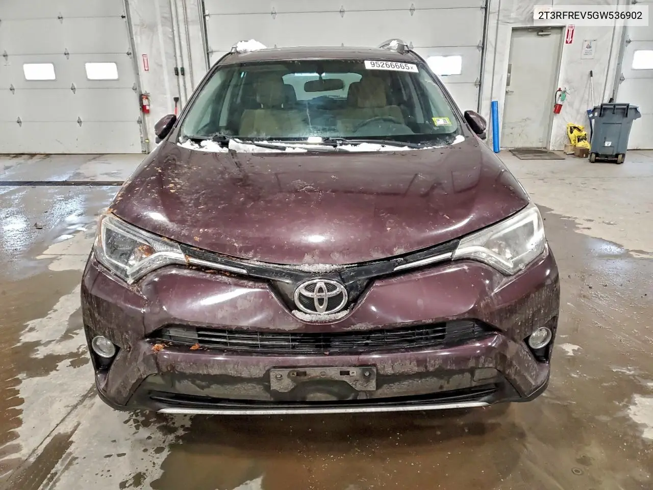 2T3RFREV5GW536902 2016 Toyota Rav4 Xle