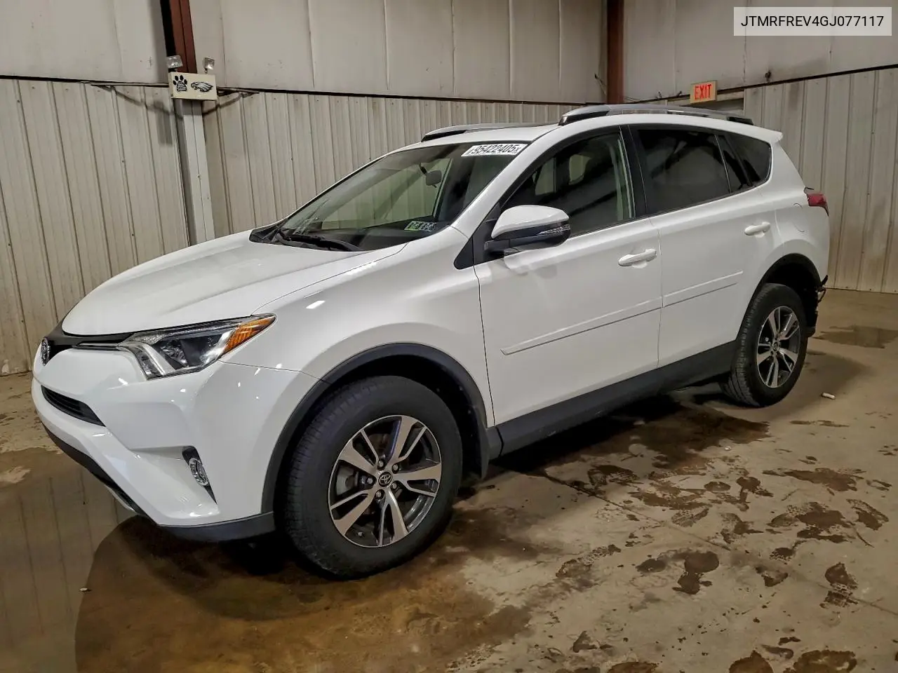 JTMRFREV4GJ077117 2016 Toyota Rav4 Xle