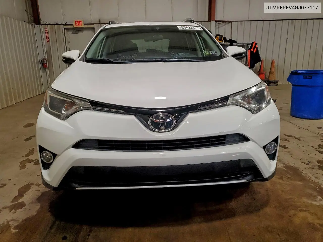 JTMRFREV4GJ077117 2016 Toyota Rav4 Xle