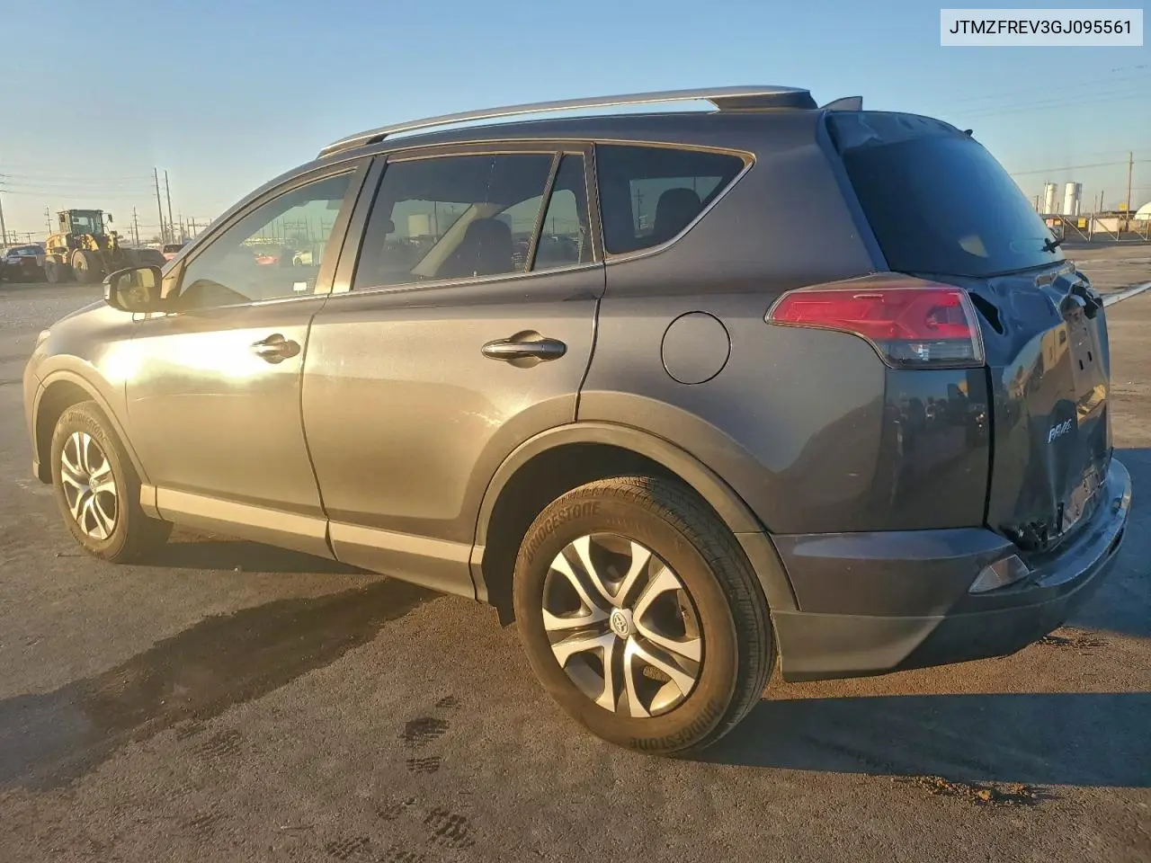 JTMZFREV3GJ095561 2016 Toyota Rav4 Le