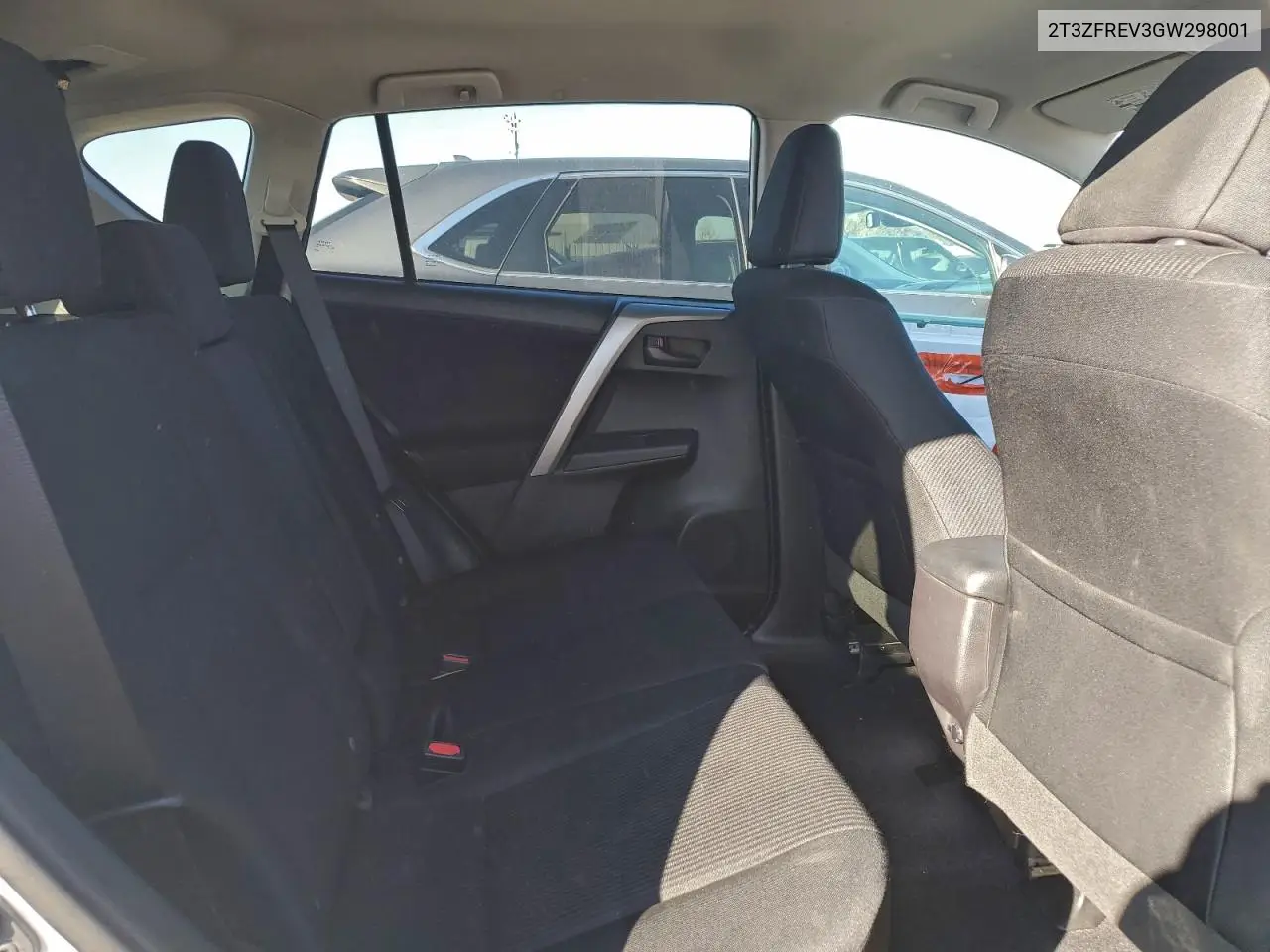 2T3ZFREV3GW298001 2016 Toyota Rav4 Le