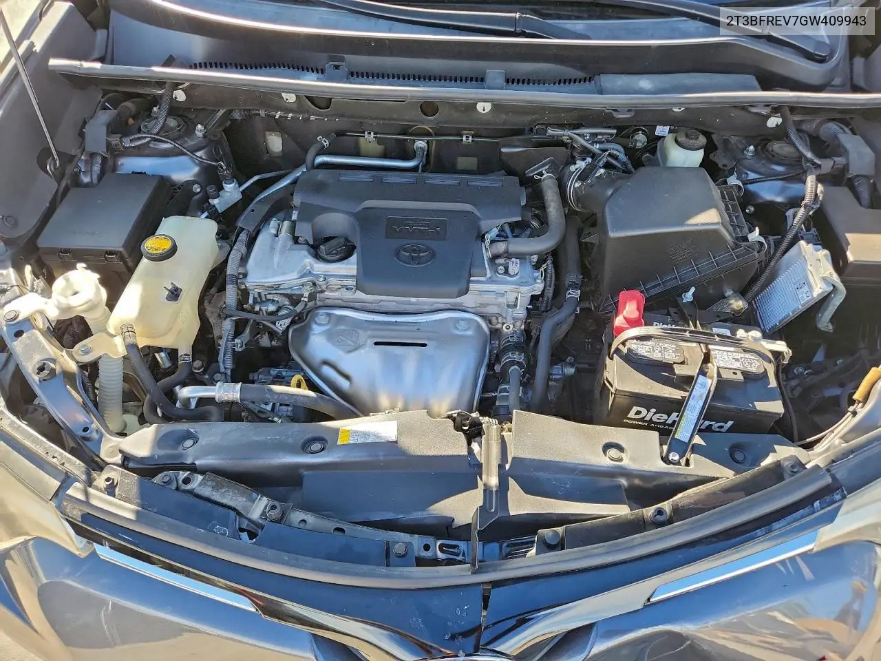 2T3BFREV7GW409943 2016 Toyota Rav4 Le